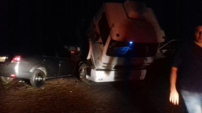 Colisão entre carro e caminhão deixa feridos na Faria Lima - Foto: WhatsApp 