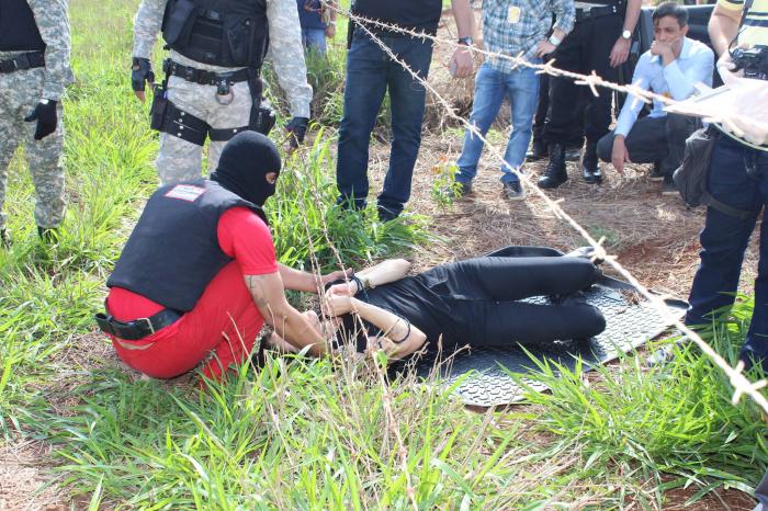 Polícia faz reconstituição do crime de jovem morta após dar carona pelo WhatsApp - Foto: Fernanda Montalvão - Rádio 97 FM