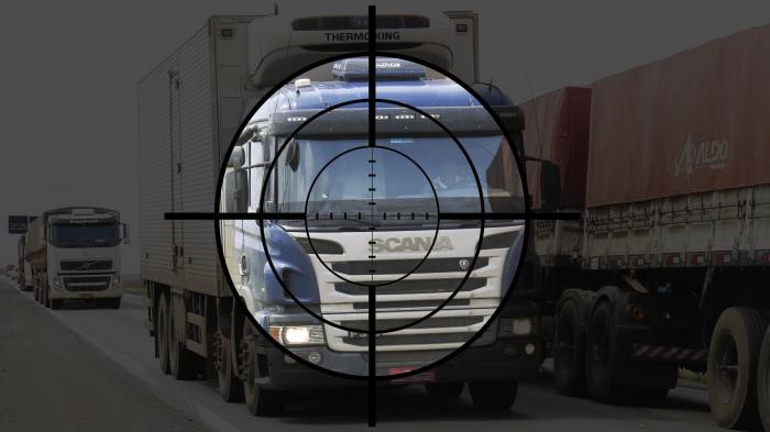 PM localiza caminhão roubado abandonado em posto de combustíveis em Colômbia - Foto: Ilustração 