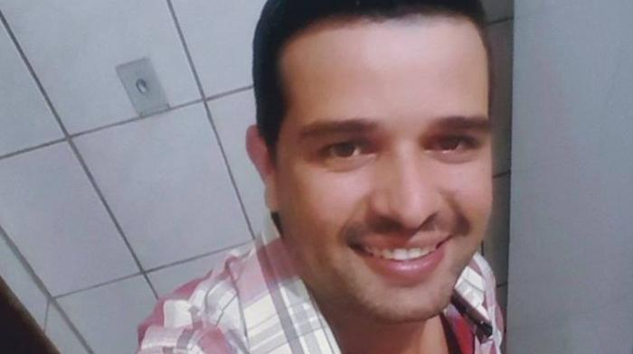 Evandro Morelli, de 29 anos, é suspeito de esfaquear a ex-namorada em Barretos, SP - Foto: Reprodução/Facebook
