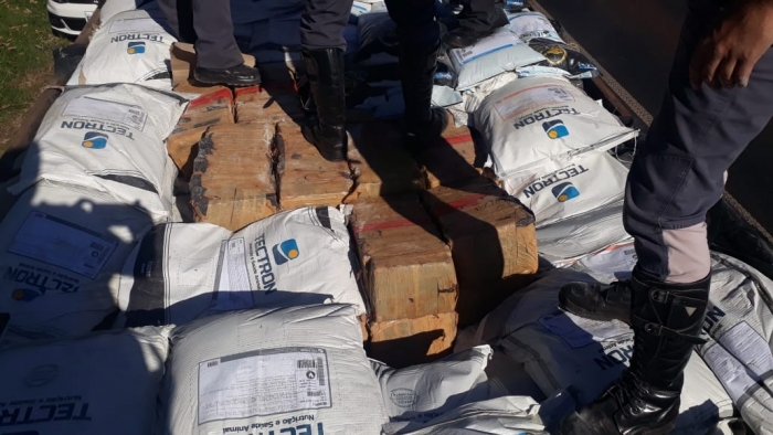 Polícia apreende 571 kg de maconha em rodovia de Barretos - Foto: 