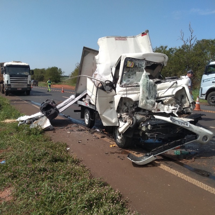 Camioneta Hyundai destruída após acidente na Rodovia Brigadeiro Faria Lima - Foto: Luis Nascimento 