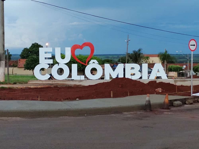 Cidade ganha monumento ???Eu amo Colômbia??? - Foto: Portal NC