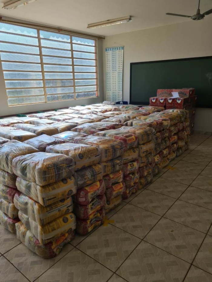 Prefeitura retoma entrega de kits de alimentação escolar - Foto: Prefeitura de Colômbia