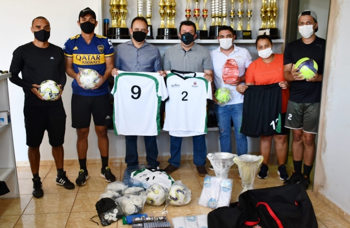 Bruninho consegue materiais esportivos em parceria com a prefeitura - Foto: 