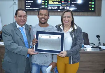 O atleta recebeu o título de cidadão colombiense - Foto: Portal NC